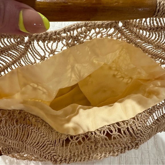 Vintage Handwoven Raffia Wooden Handle Bag - Picture 5 of 8